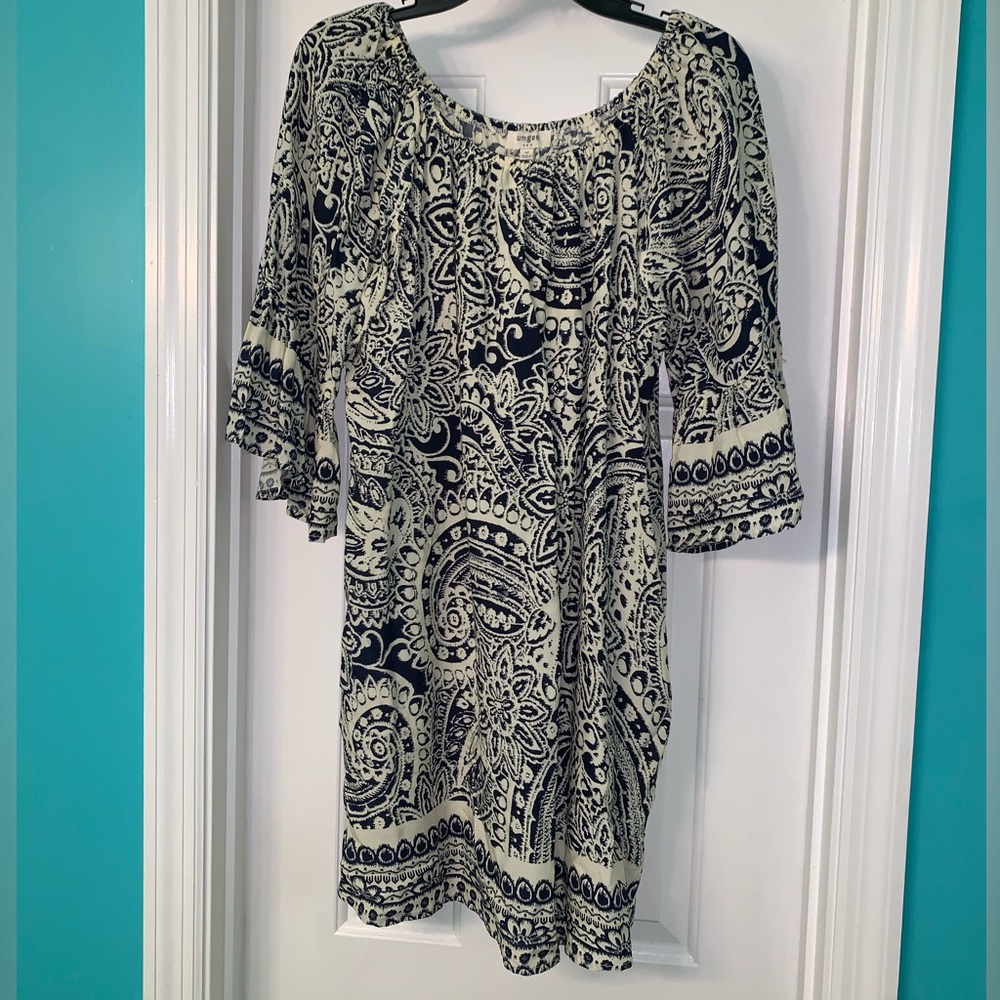 Flowy Navy/Cream dress